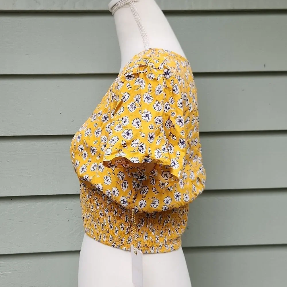 Forever 21 Floral Cropped Blouse - Picture 2 of 4